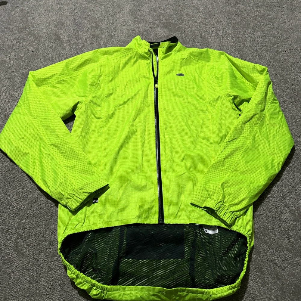 Sugoi cycling neon yellow rain coat jacket size XL great material biking dayglow